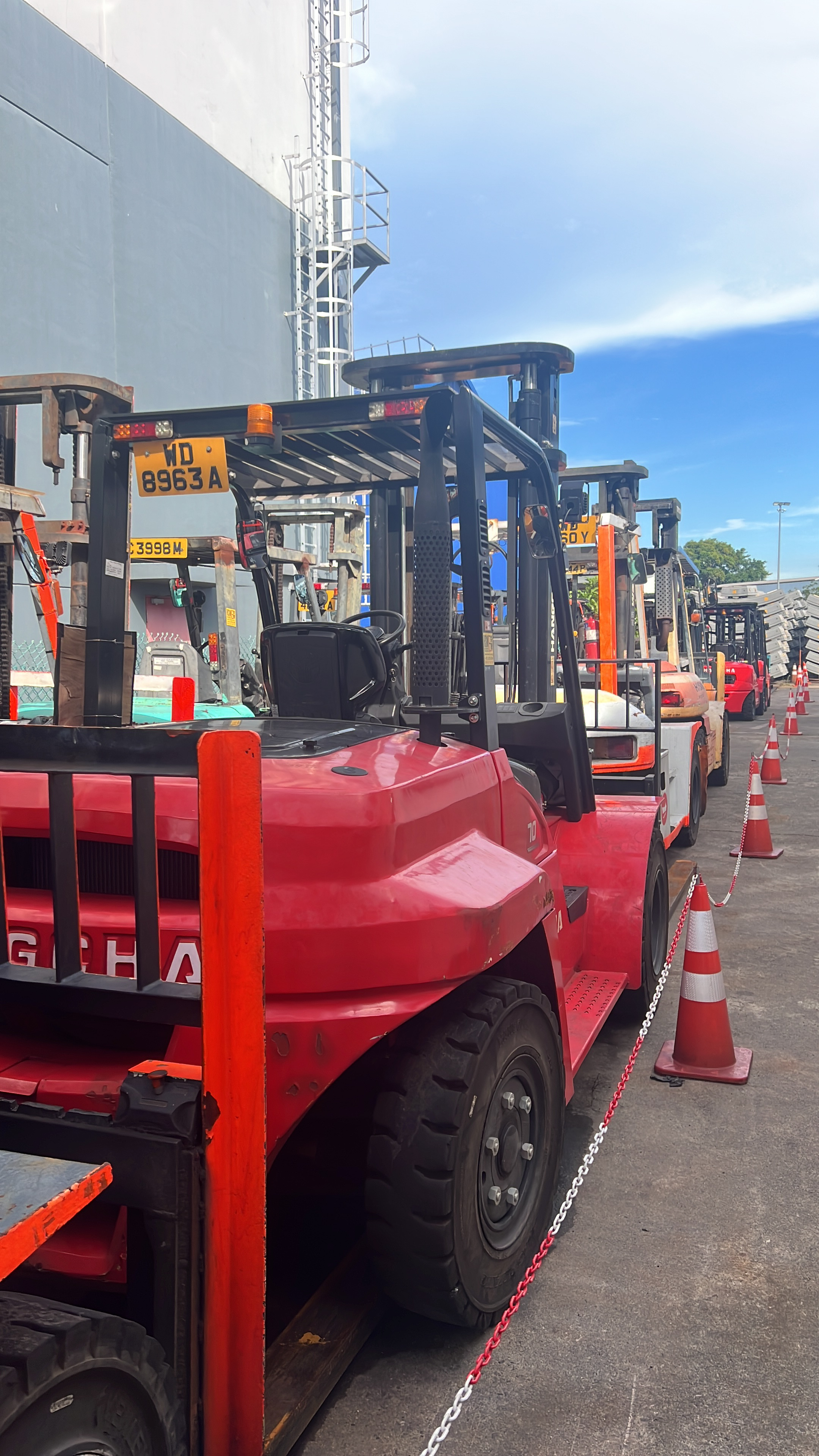 RS Machinery electric forklift