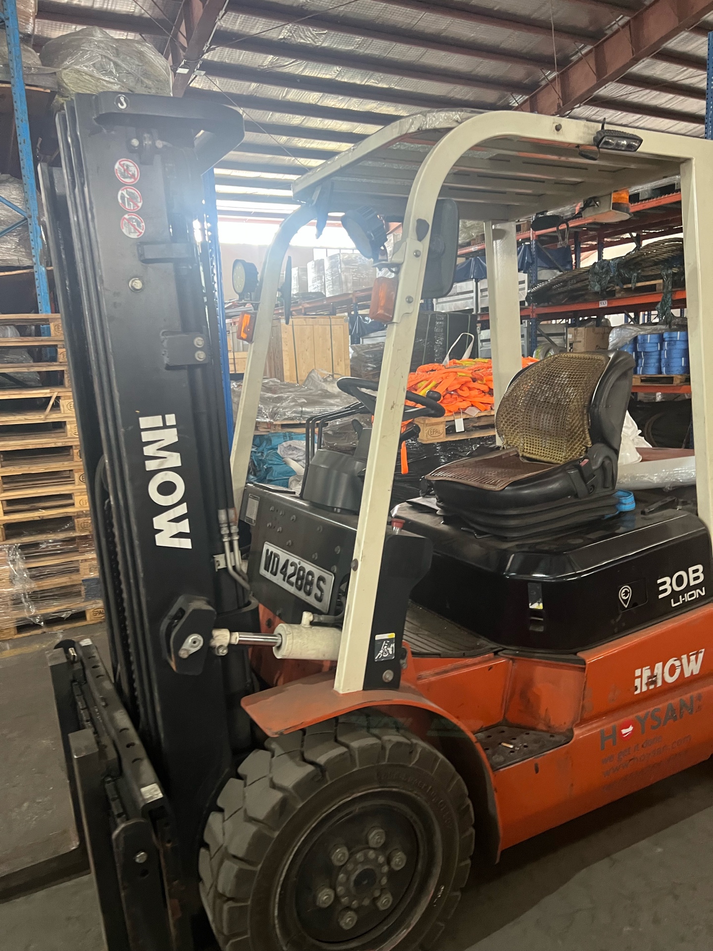 Electric forklift Singapore