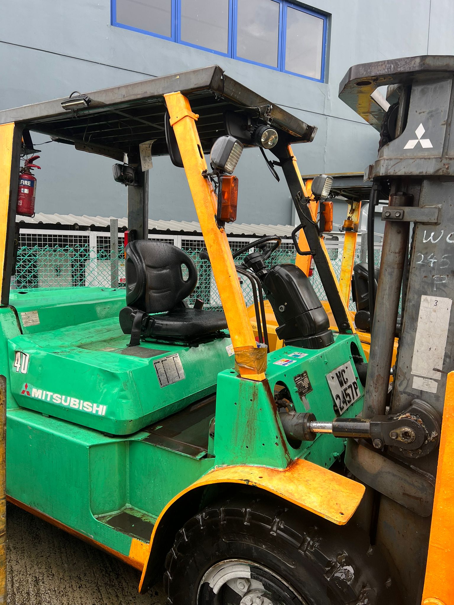 RS Machinery forklift
